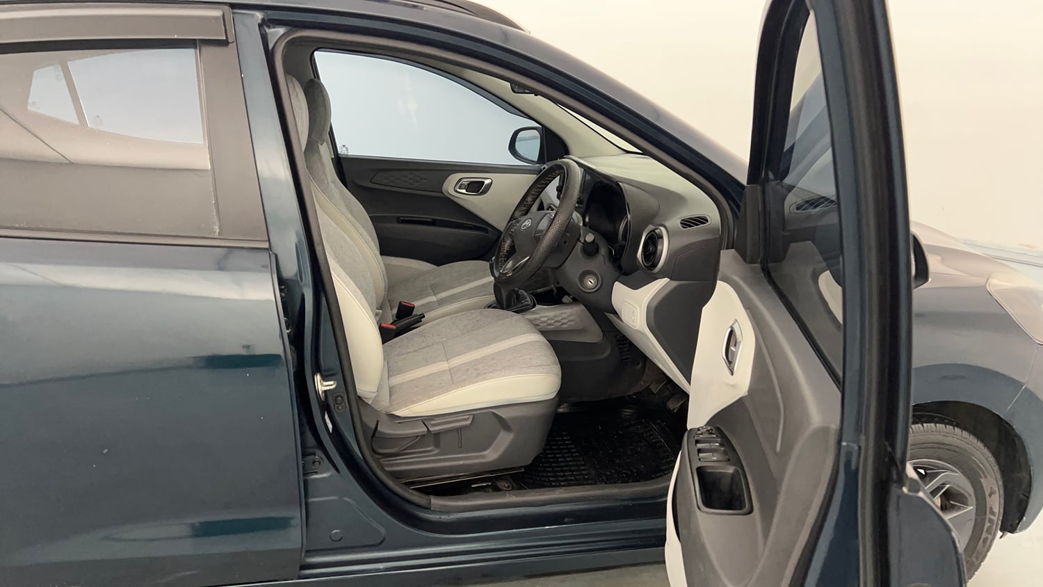 Used 2021 Hyundai Grand i10 Nios Sportz 1.2 Kappa VTVT Petrol Manual interior RIGHT SIDE FRONT DOOR CABIN VIEW