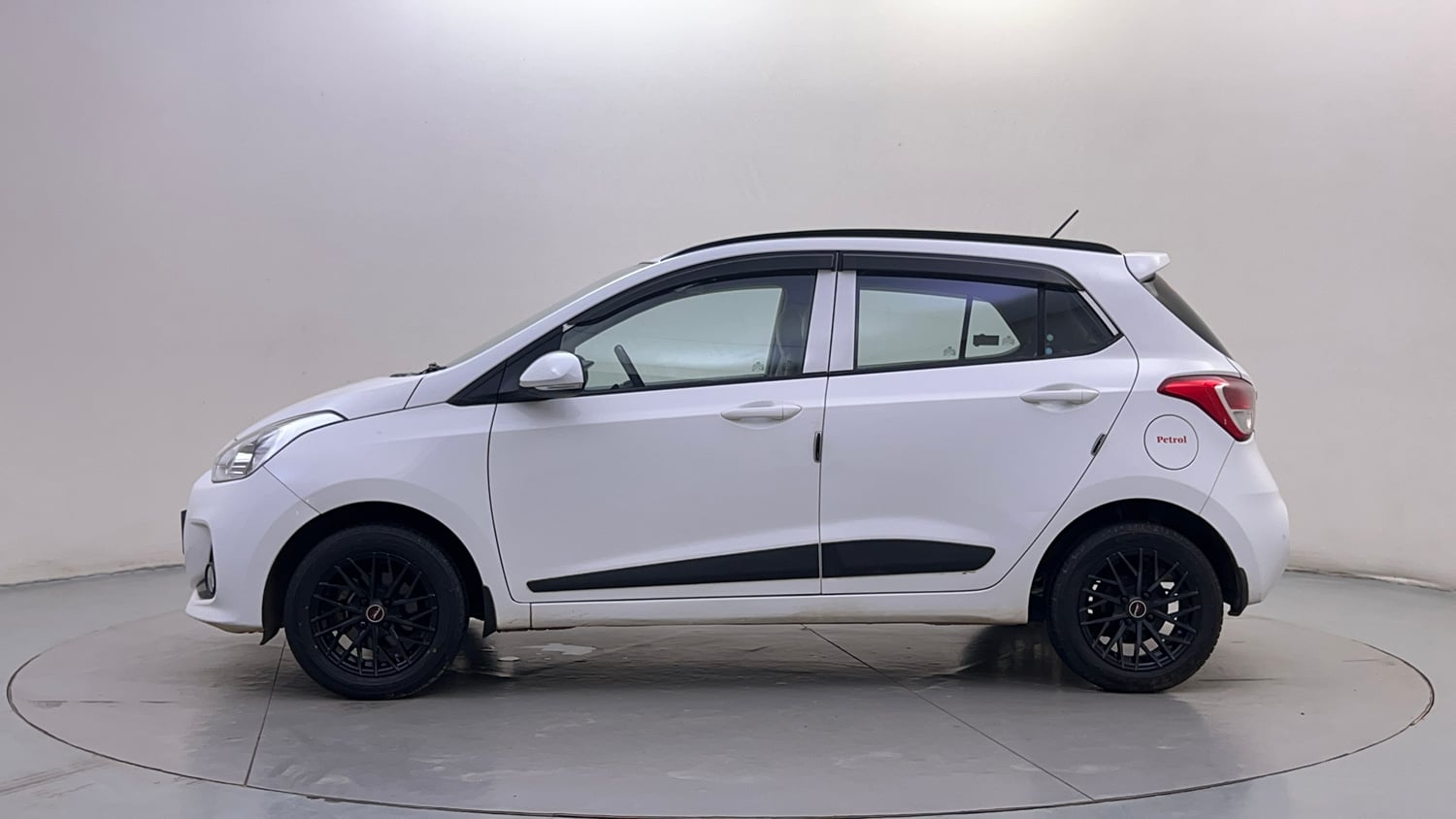 Used 2020 Hyundai Grand i10 Sportz 1.2 Kappa VTVT Petrol Manual exterior LEFT SIDE VIEW
