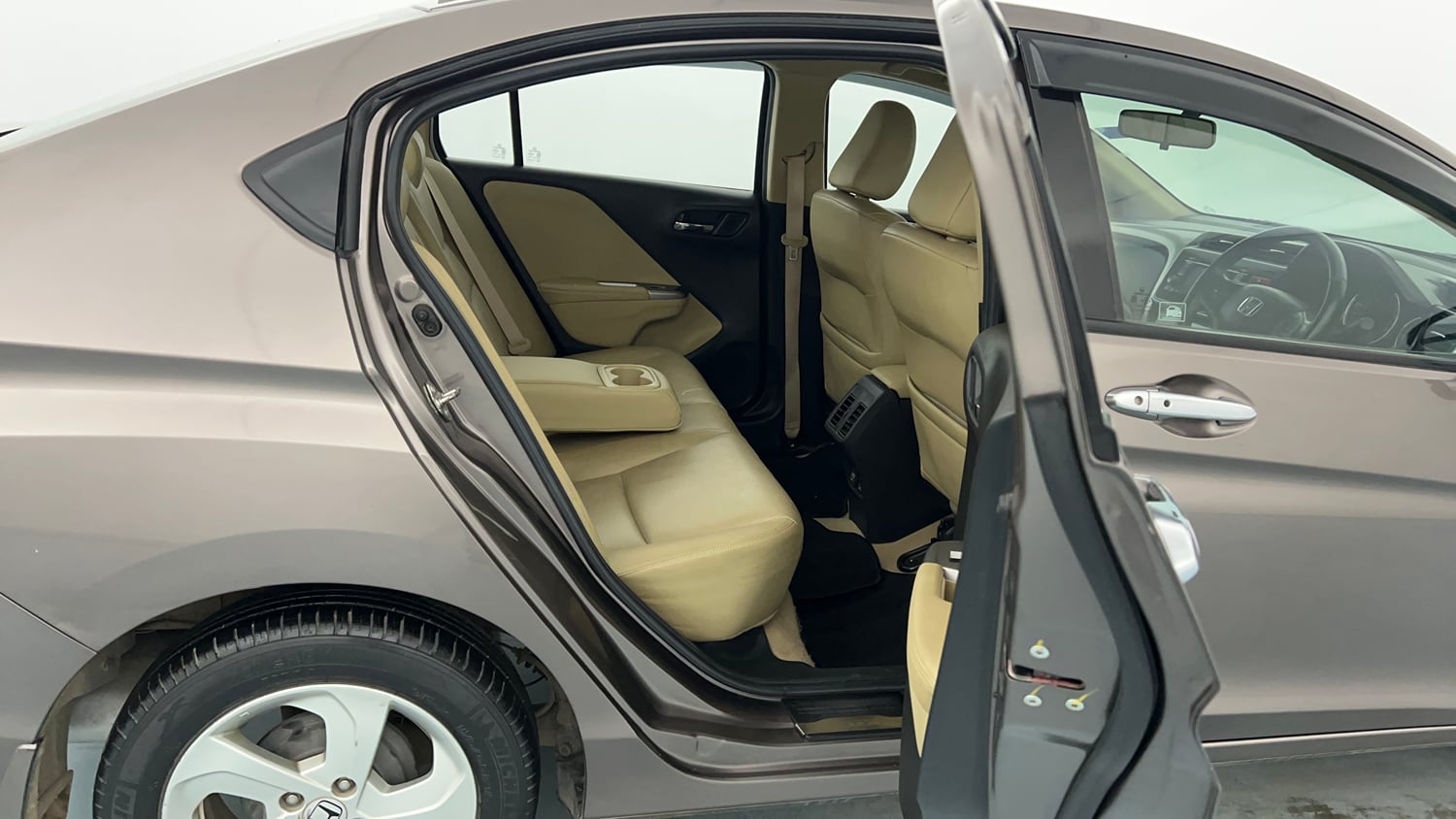 Used 2014 Honda City VX Petrol Manual interior RIGHT SIDE REAR DOOR CABIN VIEW