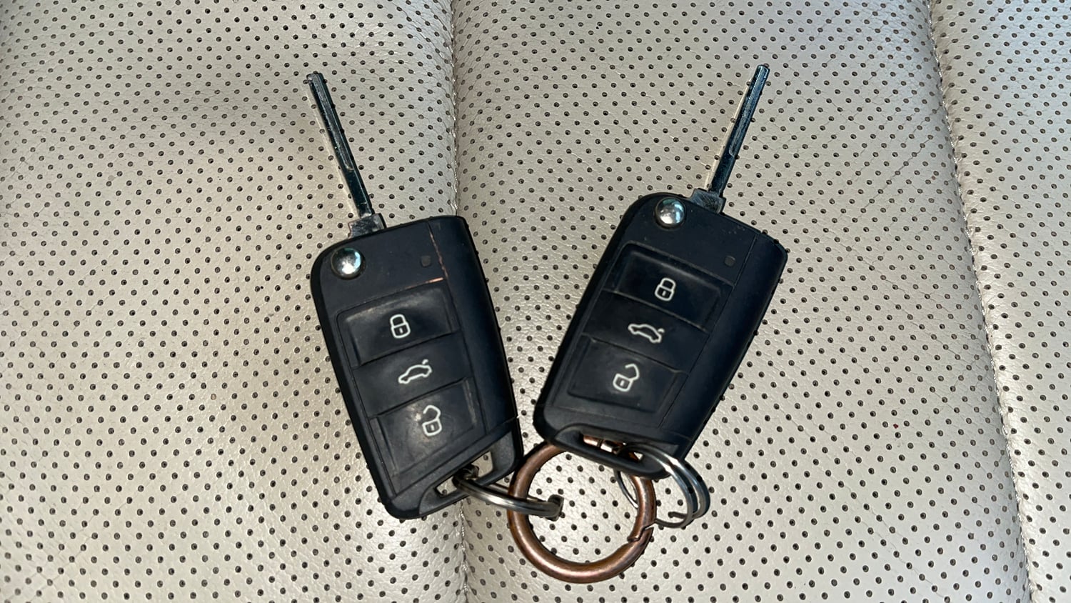 Used 2022 Skoda Slavia Style 1.0L TSI AT Petrol Automatic extra CAR KEY VIEW