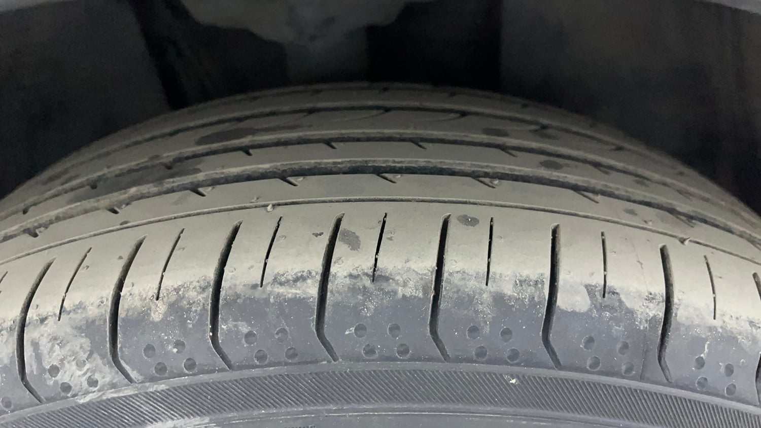 Used 2023 Volkswagen Taigun Topline 1.0 TSI AT Petrol Automatic tyres RIGHT FRONT TYRE TREAD VIEW