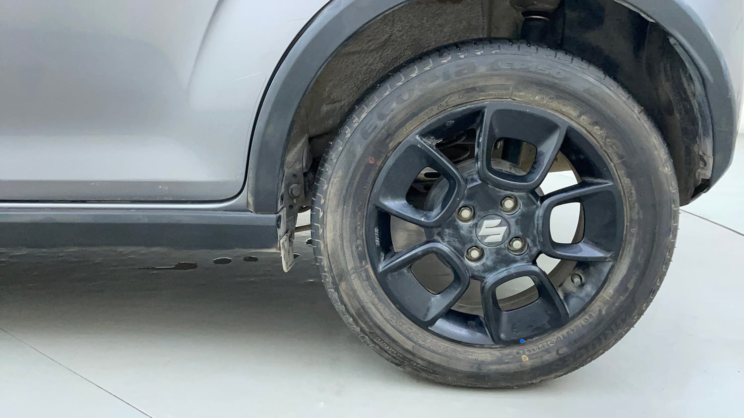 Used 2024 Maruti Suzuki Ignis Zeta 1.2 AMT Petrol Automatic tyres LEFT REAR TYRE RIM VIEW