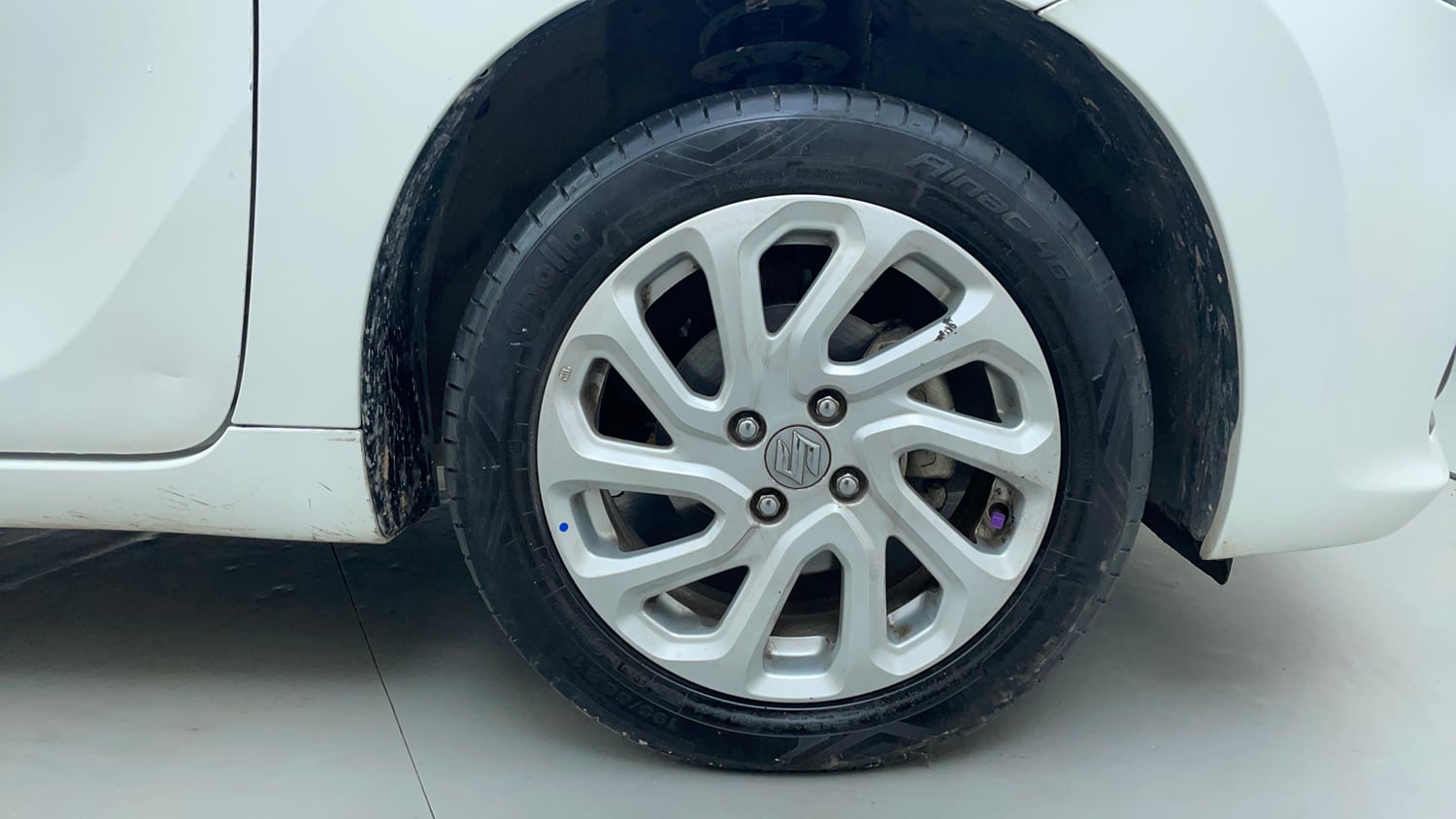 Used 2024 Maruti Suzuki Baleno Zeta AGS Petrol Automatic tyres RIGHT FRONT TYRE RIM VIEW