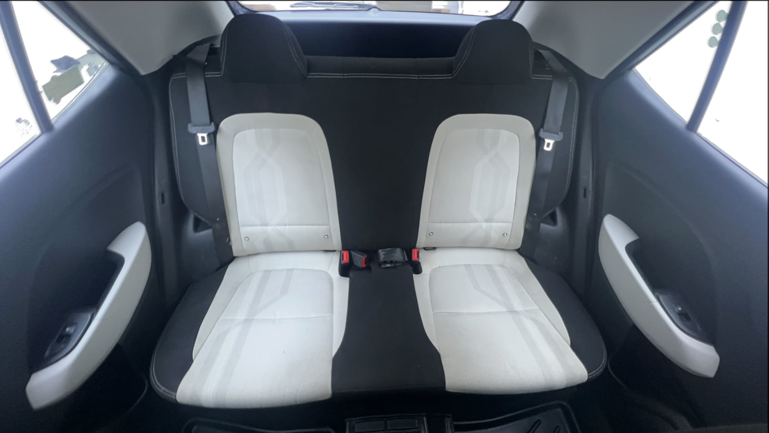 Used 2022 Hyundai Venue S(O) 1.0 Turbo iMT Petrol Manual interior REAR SEAT CONDITION VIEW