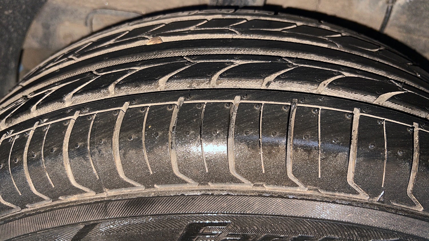 Used 2016 Hyundai Elite i20 Sportz 1.2 Petrol Manual tyres RIGHT REAR TYRE TREAD VIEW