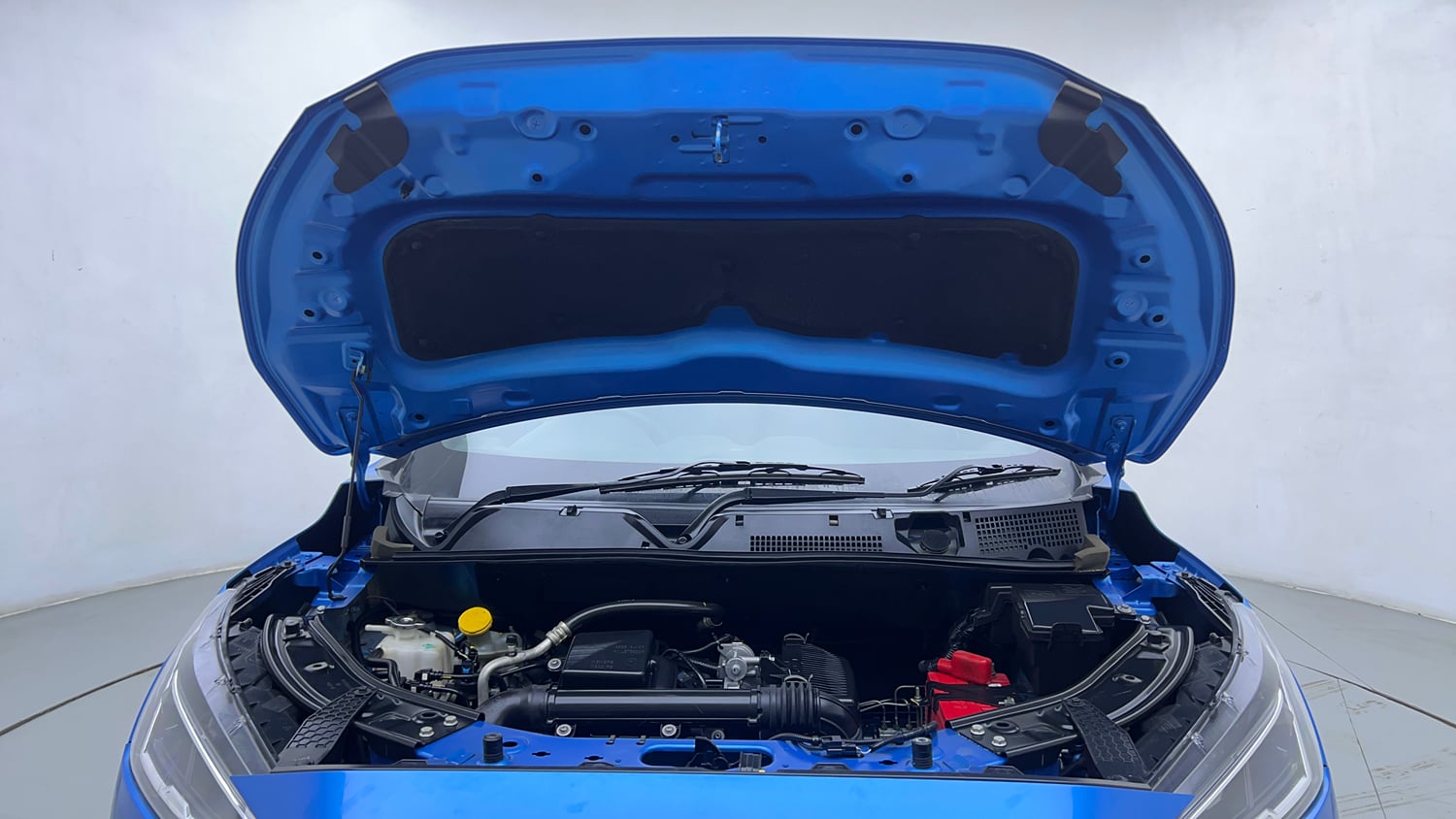 Used 2022 Nissan Magnite XV Petrol Manual engine ENGINE & BONNET OPEN FRONT VIEW