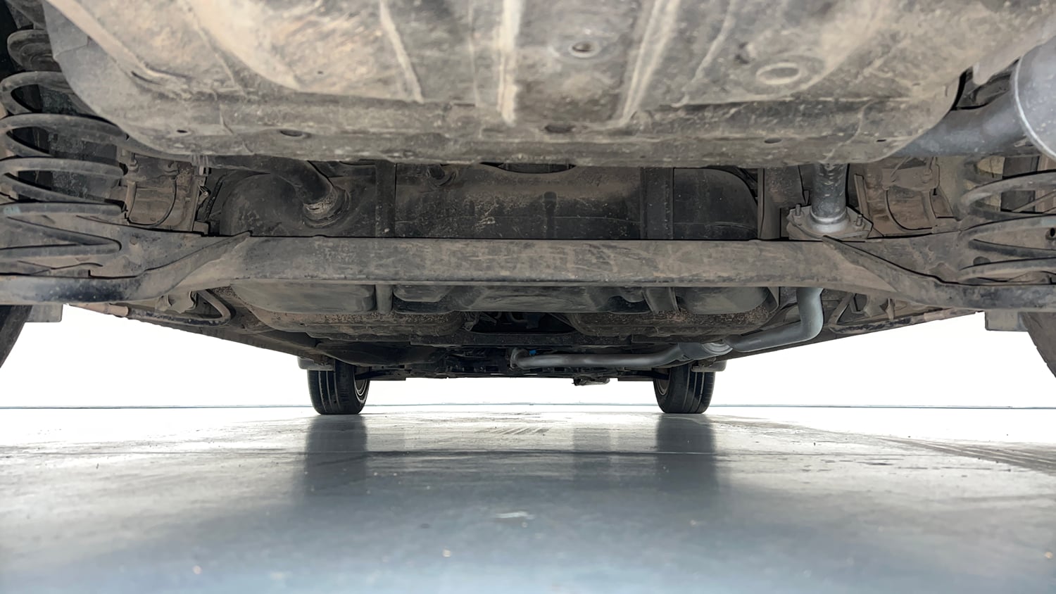 Used 2014 Honda City VX Petrol Manual extra REAR UNDERBODY VIEW (TAKEN FROM REAR)