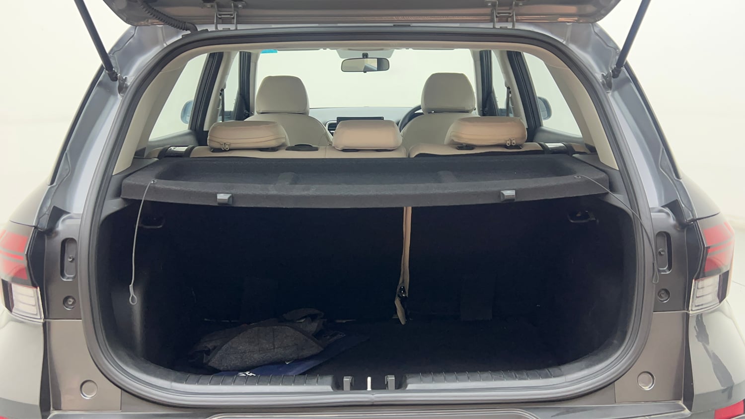 Used 2024 Hyundai Venue E 1.2 Petrol Petrol Manual interior DICKY INSIDE VIEW