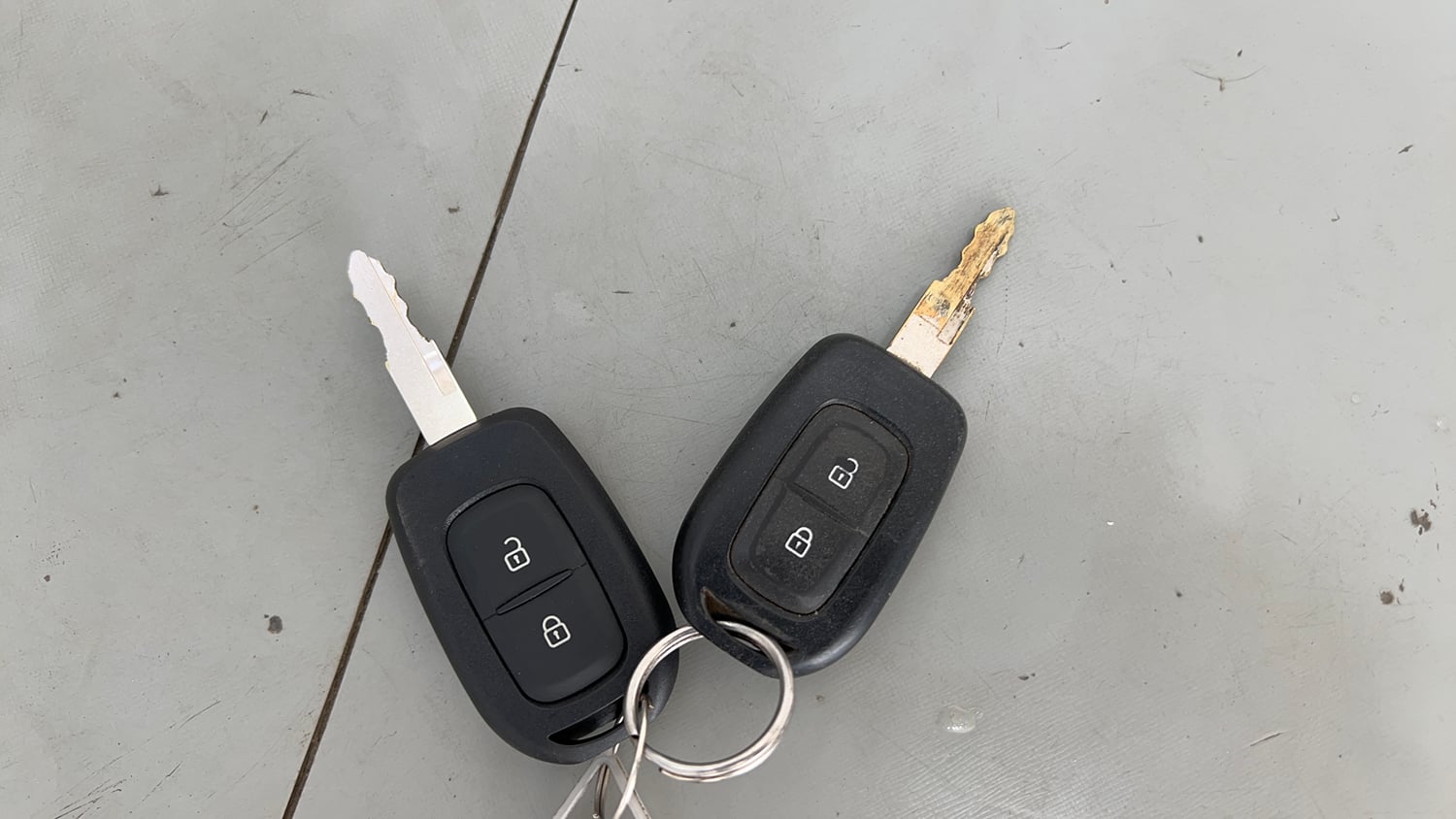 Used 2017 Renault Kwid 1.0 RXT AMT Petrol Automatic extra CAR KEY VIEW