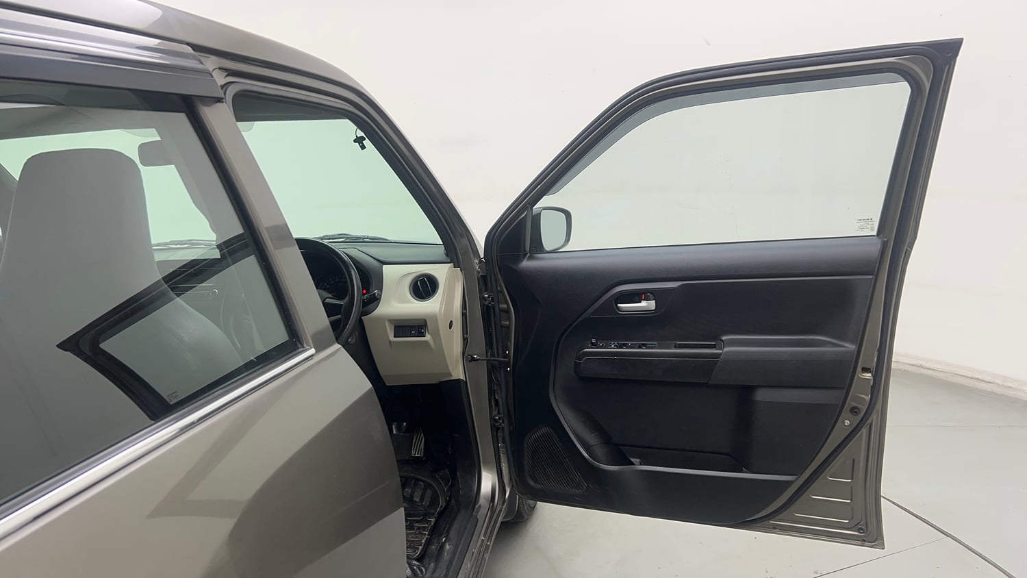 Used 2021 Maruti Suzuki Wagon R 1.0 VXi 1.0 Petrol Manual interior RIGHT FRONT DOOR OPEN VIEW