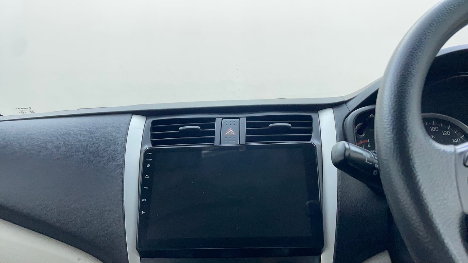 Used 2016 Maruti Suzuki Celerio ZXi AMT Petrol Automatic top_features Integrated (in-dash) music system