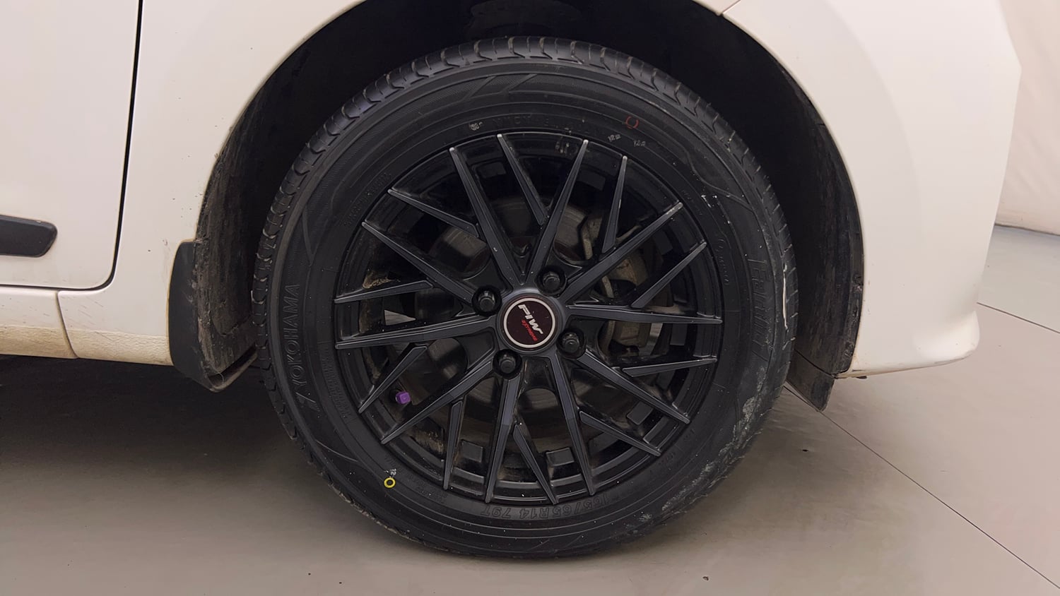 Used 2020 Hyundai Grand i10 Sportz 1.2 Kappa VTVT Petrol Manual tyres RIGHT FRONT TYRE RIM VIEW