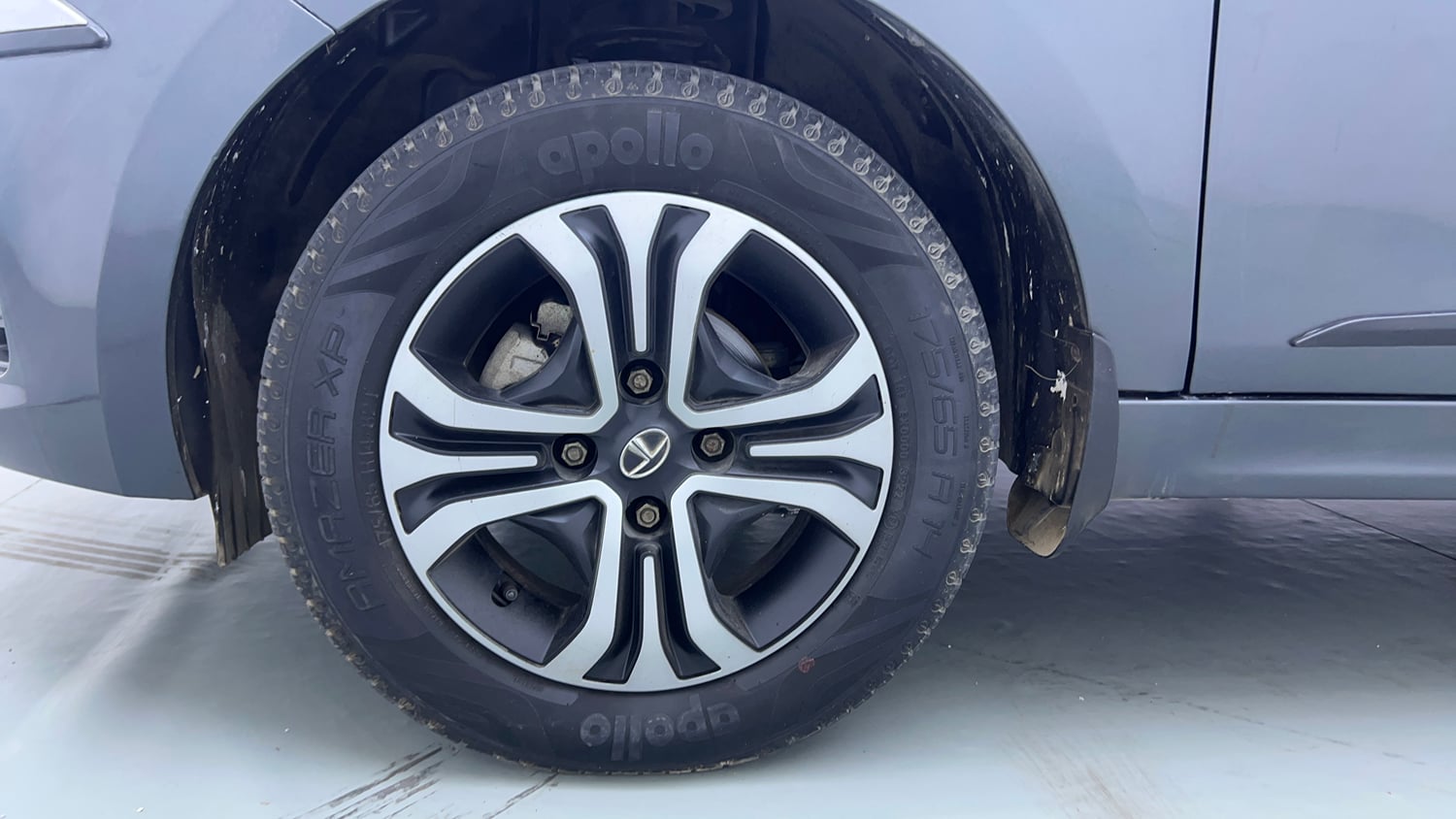Used 2022 Tata Tiago XT CNG Cng Manual tyres LEFT FRONT TYRE RIM VIEW
