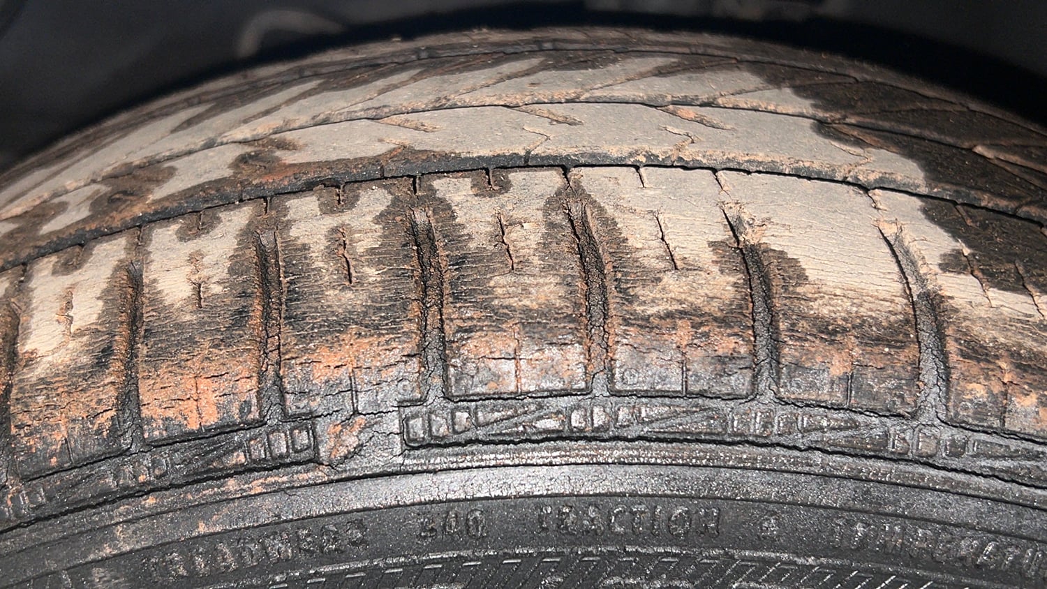 Used 2015 Hyundai Xcent S 1.2 Petrol Manual tyres LEFT FRONT TYRE TREAD VIEW