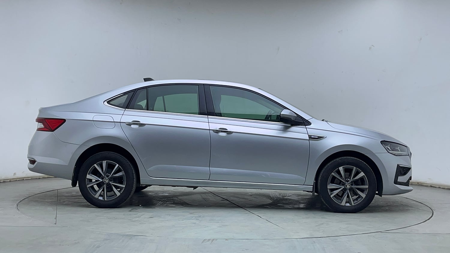 Used 2022 Skoda Slavia Style 1.0L TSI AT Petrol Automatic exterior RIGHT SIDE VIEW