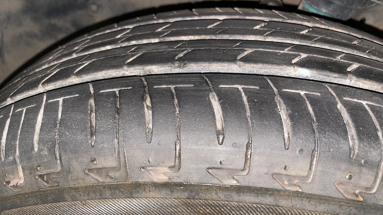 Used 2024 Maruti Suzuki Ignis Zeta 1.2 AMT Petrol Automatic tyres LEFT FRONT TYRE TREAD VIEW