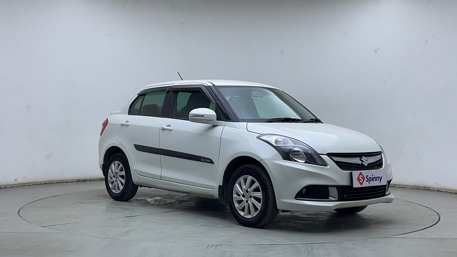 Used 2016 Maruti Suzuki Swift Dzire ZDI Diesel Manual exterior RIGHT FRONT CORNER VIEW