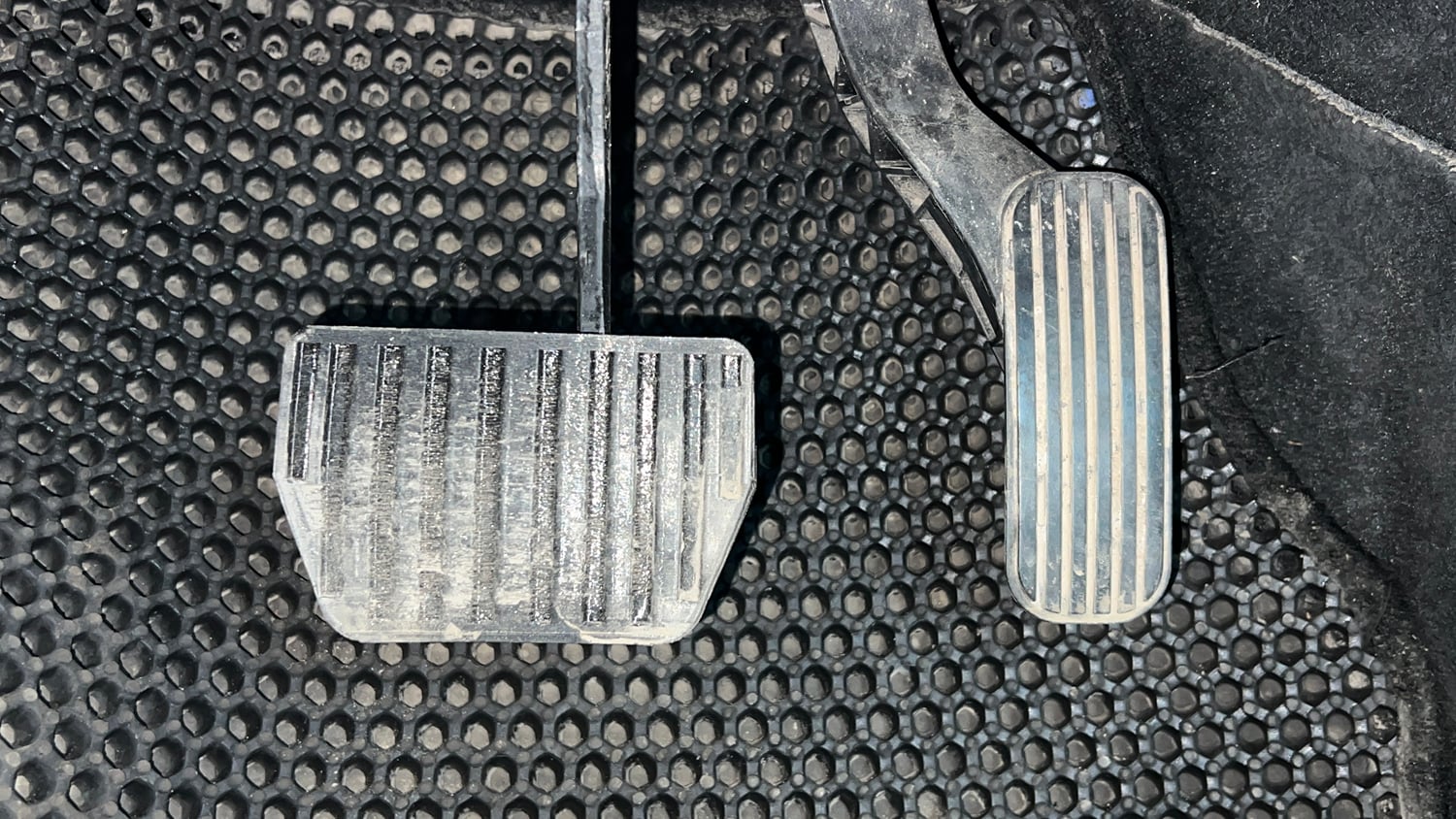 Used 2022 Tata Safari XTA Plus Diesel Automatic interior PEDALS VIEW