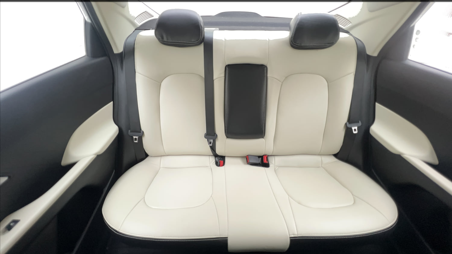 Used 2024 Hyundai Verna SX 1.5 Petrol MT Petrol Manual interior REAR SEAT CONDITION VIEW