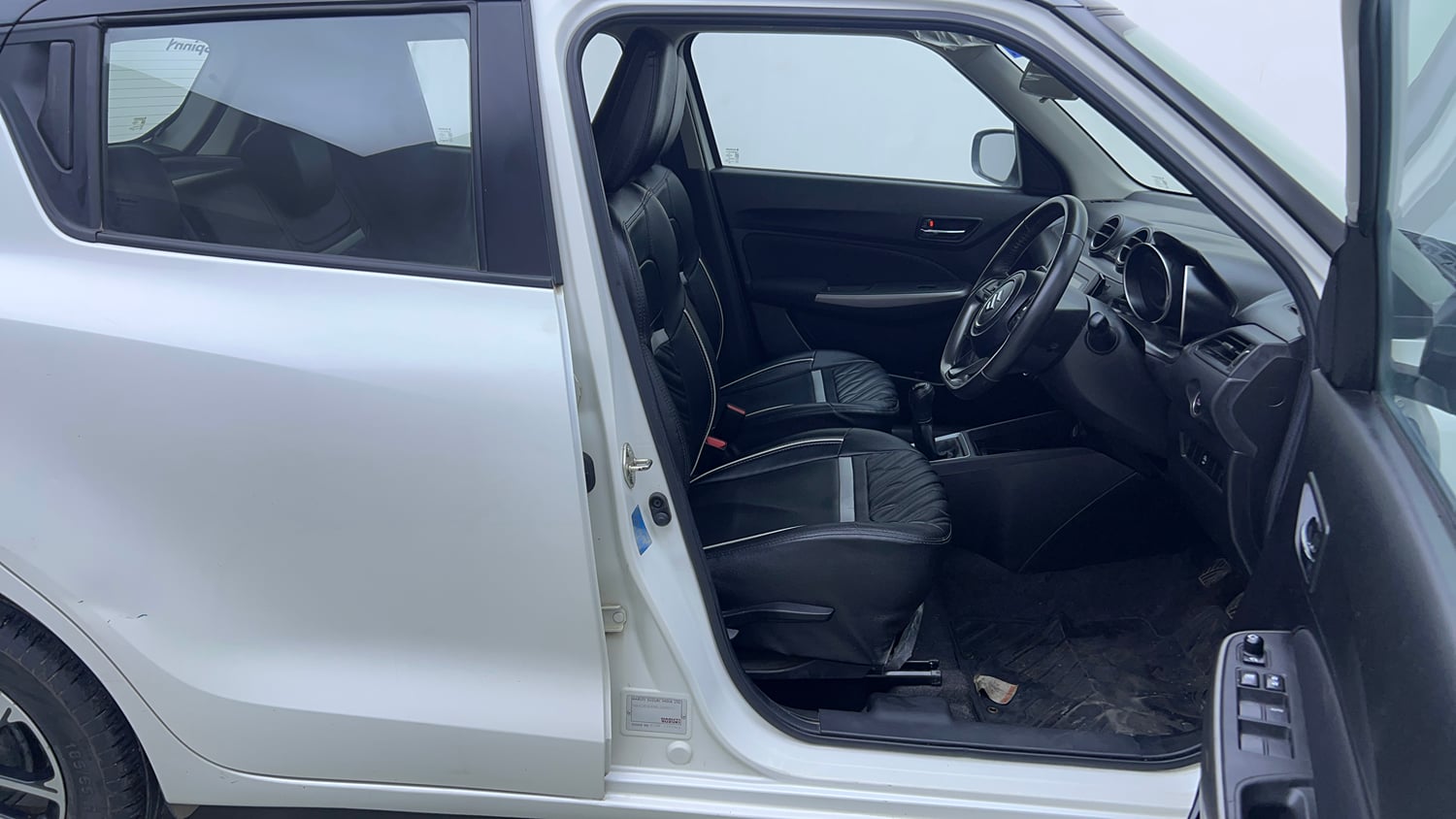 Used 2021 Maruti Suzuki Swift ZXi Plus Dual Tone Petrol Manual interior RIGHT SIDE FRONT DOOR CABIN VIEW