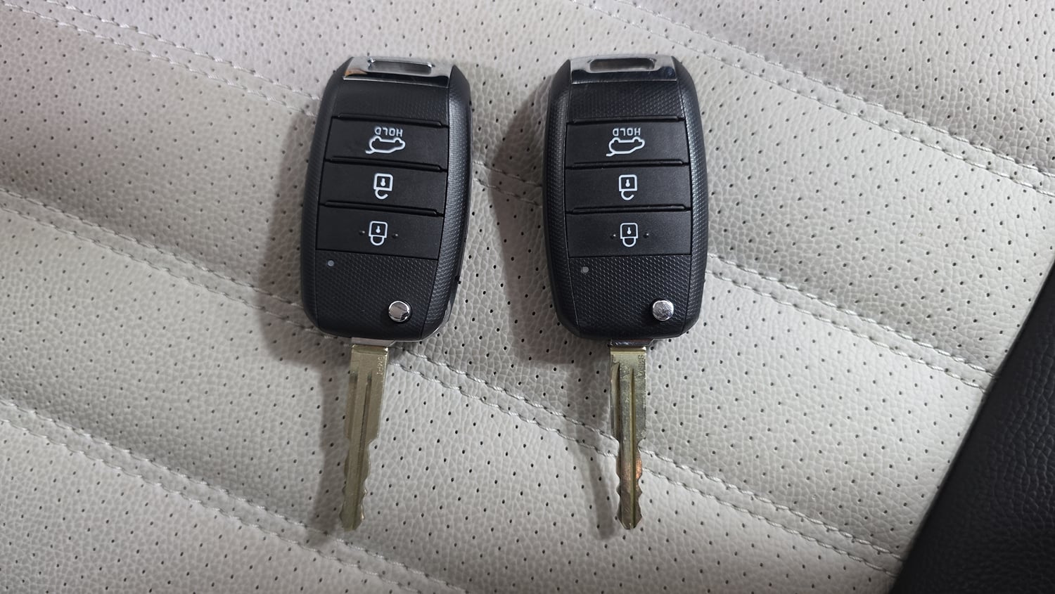 Used 2022 Kia Sonet HTK Plus 1.2 Petrol Manual extra CAR KEY VIEW