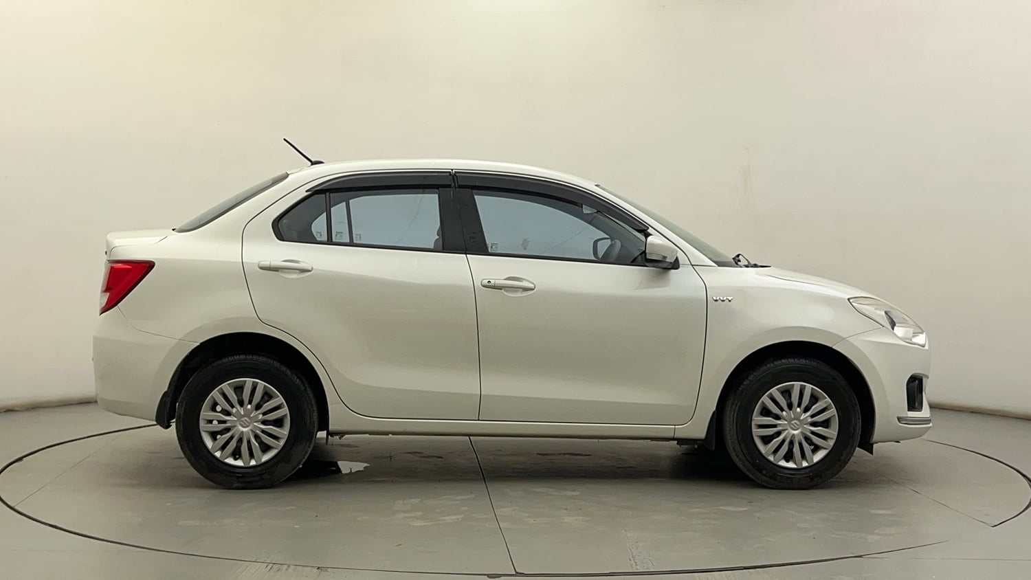 Used 2018 Maruti Suzuki Dzire VXi Petrol Manual exterior RIGHT SIDE VIEW