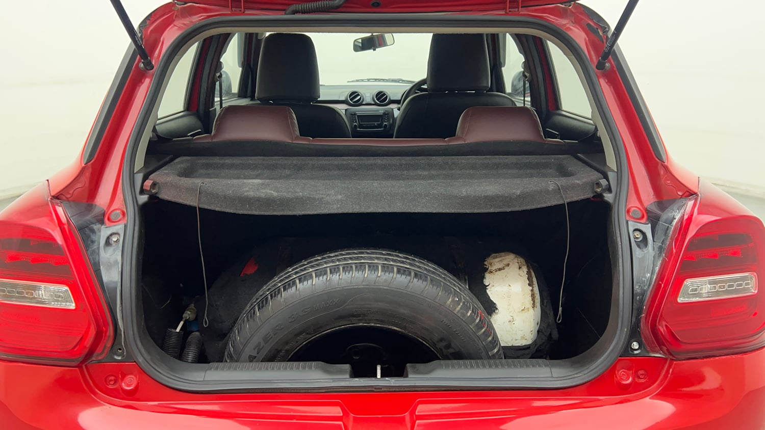 Used 2018 Maruti Suzuki Swift VXI CNG (Outside Fitted) Cng Manual interior DICKY INSIDE VIEW