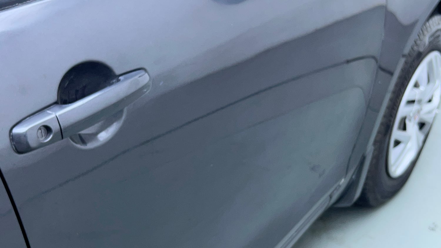 Used 2015 Maruti Suzuki Swift VXi Petrol Manual dents MINOR SCRATCH
