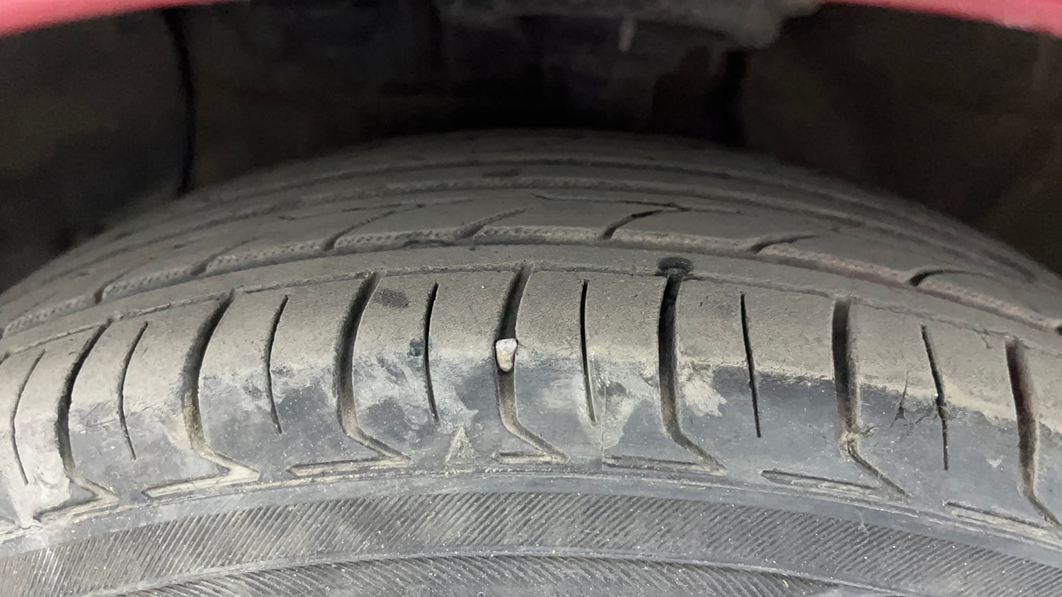 Used 2019 Hyundai Grand i10 Asta 1.2 Kappa VTVT Petrol Manual tyres LEFT FRONT TYRE TREAD VIEW