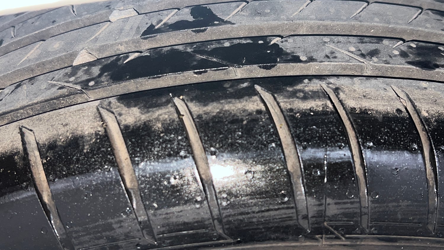 Used 2014 Maruti Suzuki Swift Dzire ZXI Petrol Manual tyres RIGHT REAR TYRE TREAD VIEW