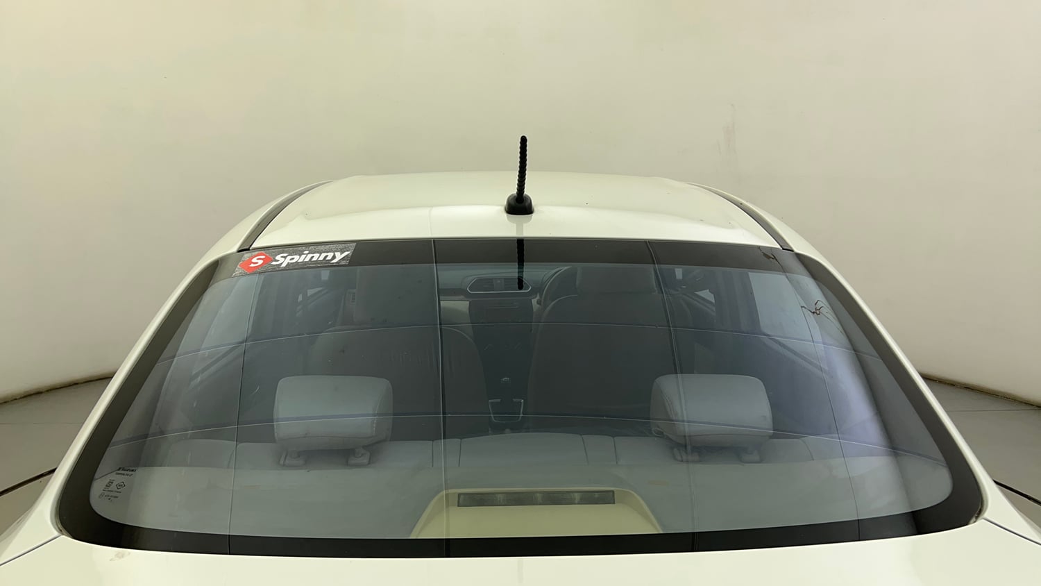 Used 2018 Maruti Suzuki Dzire VXi Petrol Manual exterior BACK WINDSHIELD VIEW