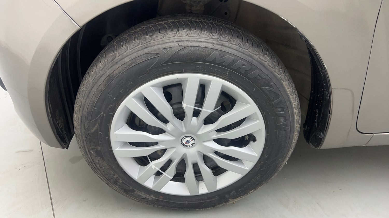 Used 2021 Maruti Suzuki Wagon R 1.0 VXi 1.0 Petrol Manual tyres LEFT FRONT TYRE RIM VIEW