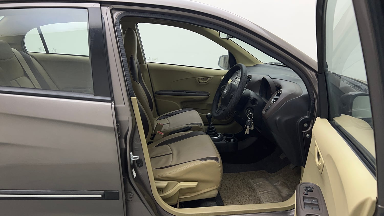 Used 2013 Honda Amaze 1.2 S i-VTEC Petrol Manual interior RIGHT SIDE FRONT DOOR CABIN VIEW