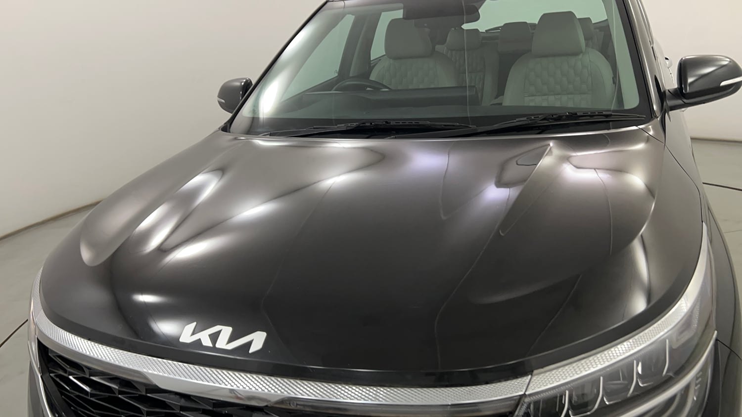 Used 2022 Kia Seltos HTX 1.5 Petrol Manual dents MINOR SCRATCH