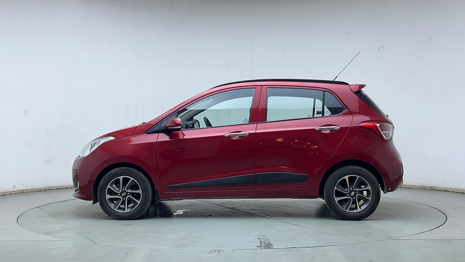Used 2019 Hyundai Grand i10 Asta 1.2 Kappa VTVT Petrol Manual exterior LEFT SIDE VIEW