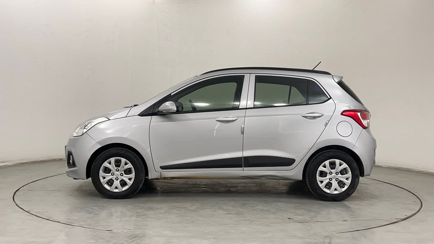 Used 2016 Hyundai Grand i10 Sportz 1.2 Kappa VTVT Petrol Manual exterior LEFT SIDE VIEW