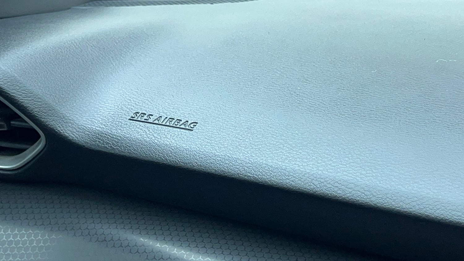 Used 2022 Nissan Magnite XV Petrol Manual top_features Airbags