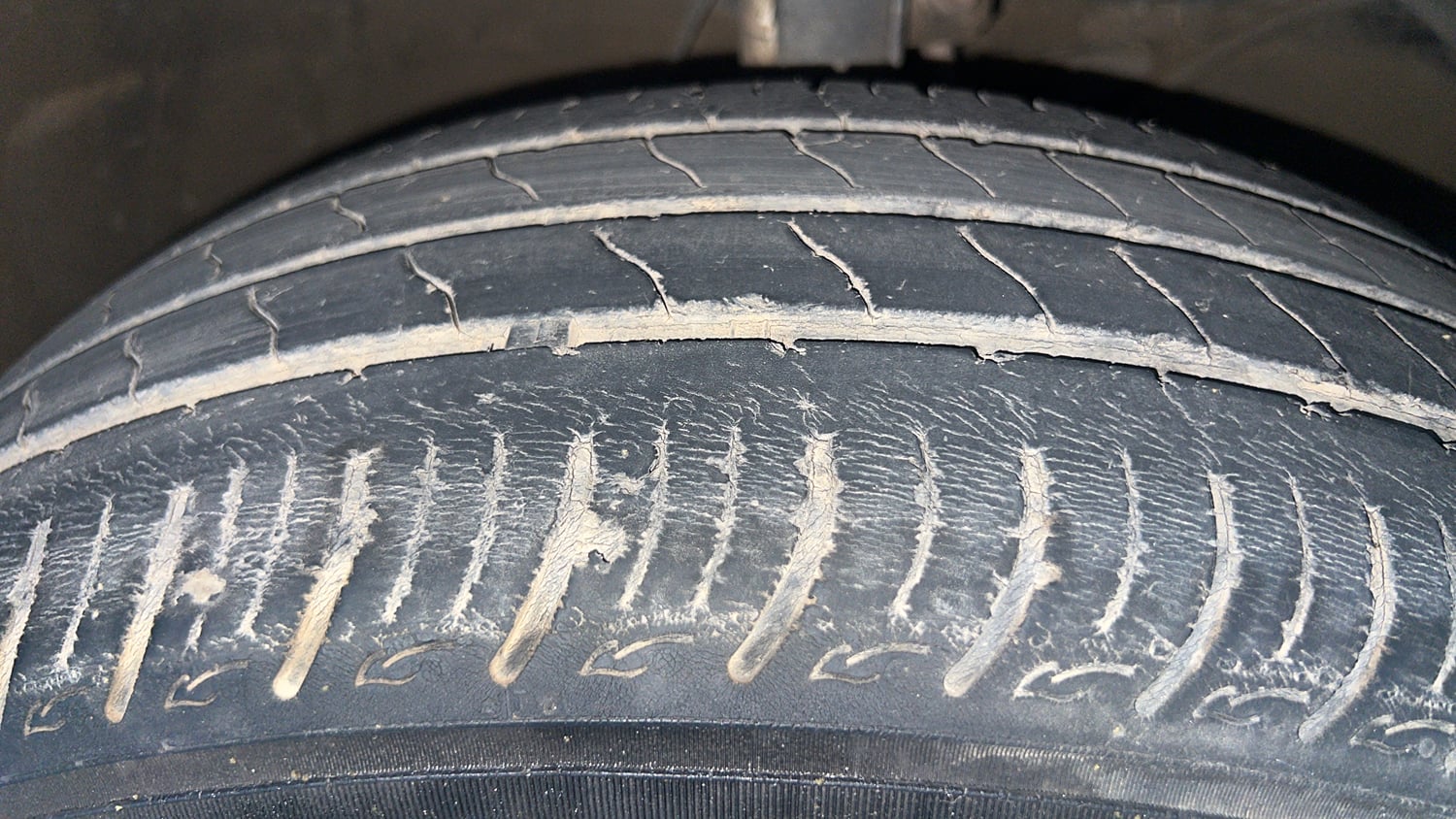 Used 2021 Maruti Suzuki Baleno Sigma Petrol Manual tyres RIGHT FRONT TYRE TREAD VIEW