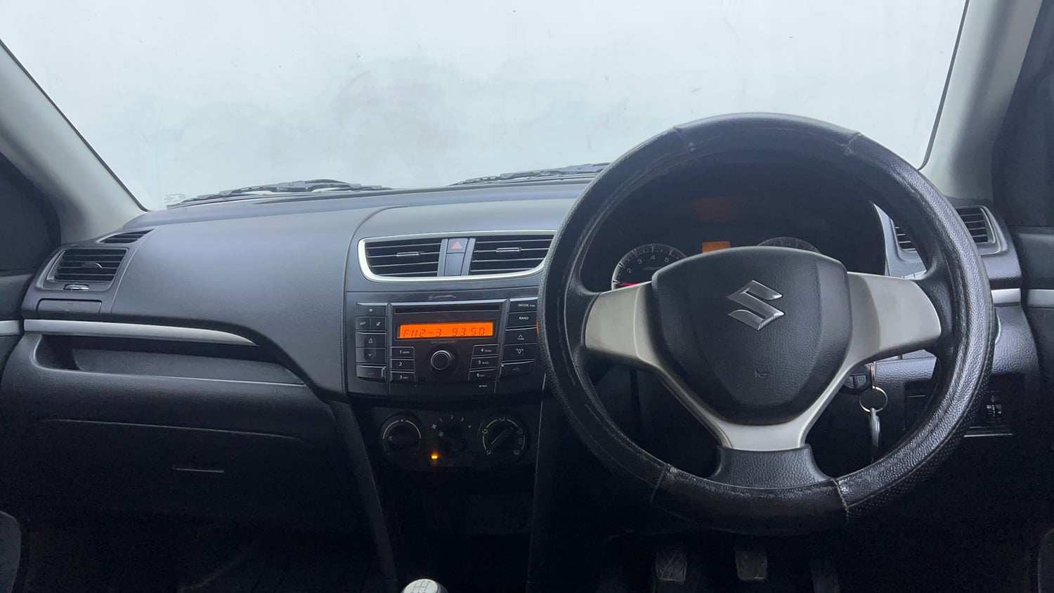 Used 2014 Maruti Suzuki Swift VXi Petrol Manual interior DASHBOARD VIEW