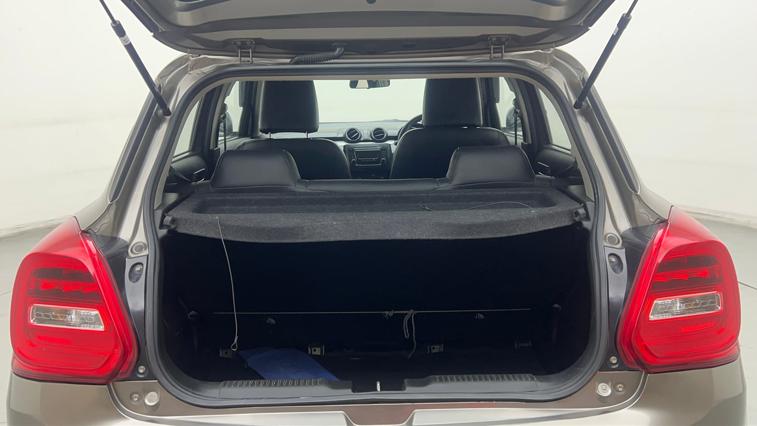 Used 2018 Maruti Suzuki Swift VXi Petrol Manual interior DICKY INSIDE VIEW