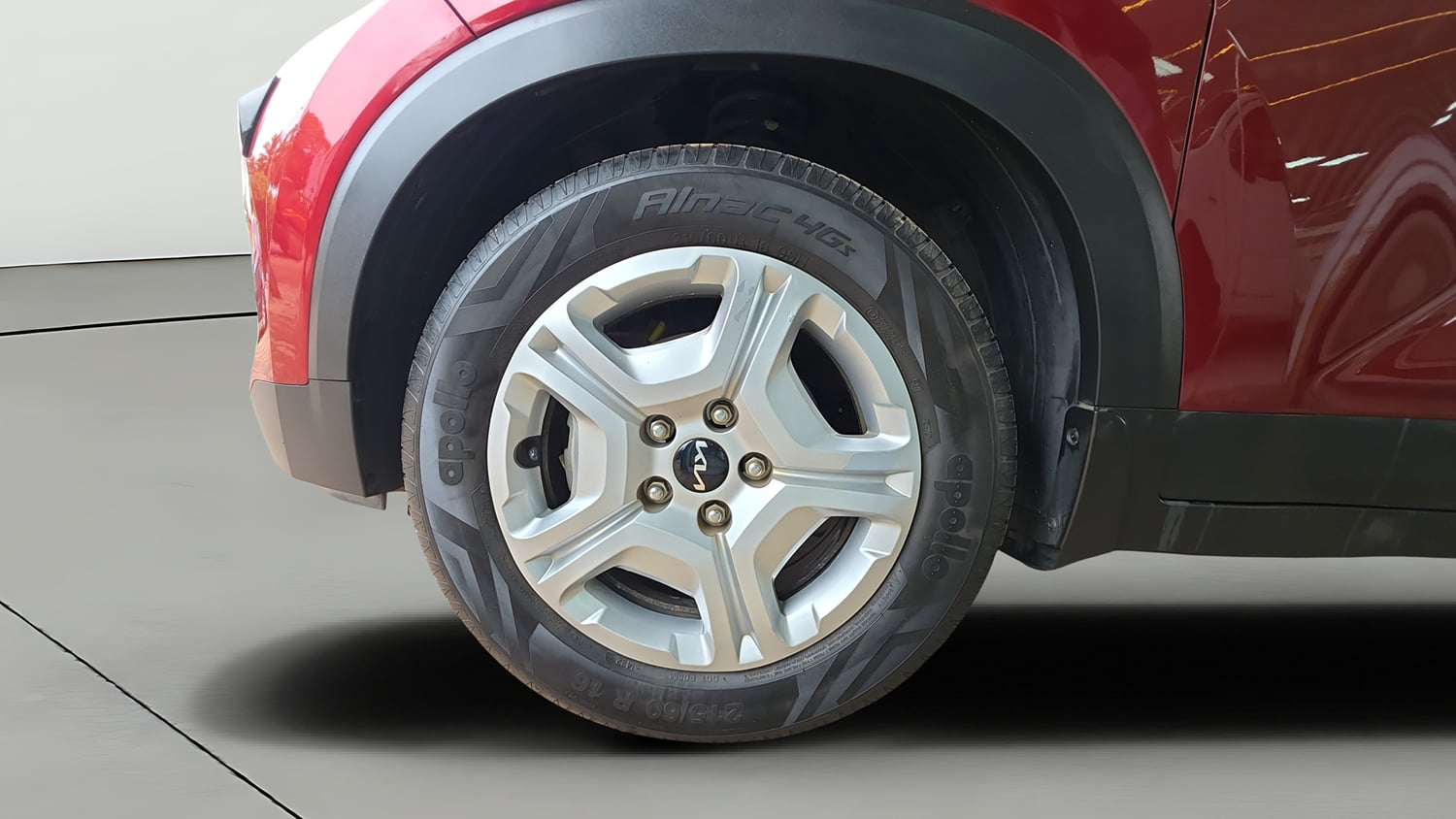 Used 2022 Kia Sonet HTK Plus 1.2 Petrol Manual tyres LEFT FRONT TYRE RIM VIEW