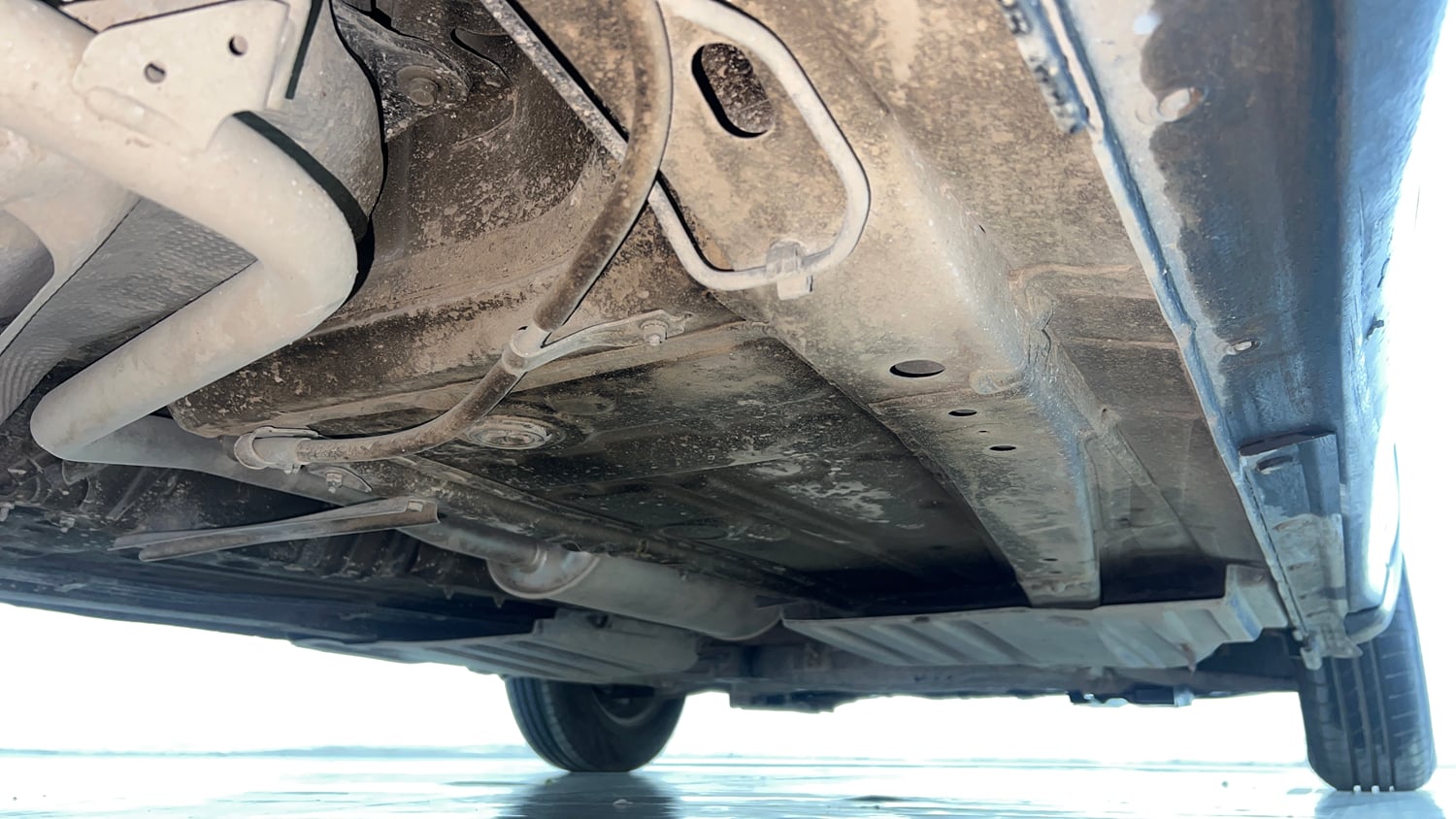 Used 2023 Maruti Suzuki Swift VXi Petrol Manual extra REAR RIGHT UNDERBODY VIEW