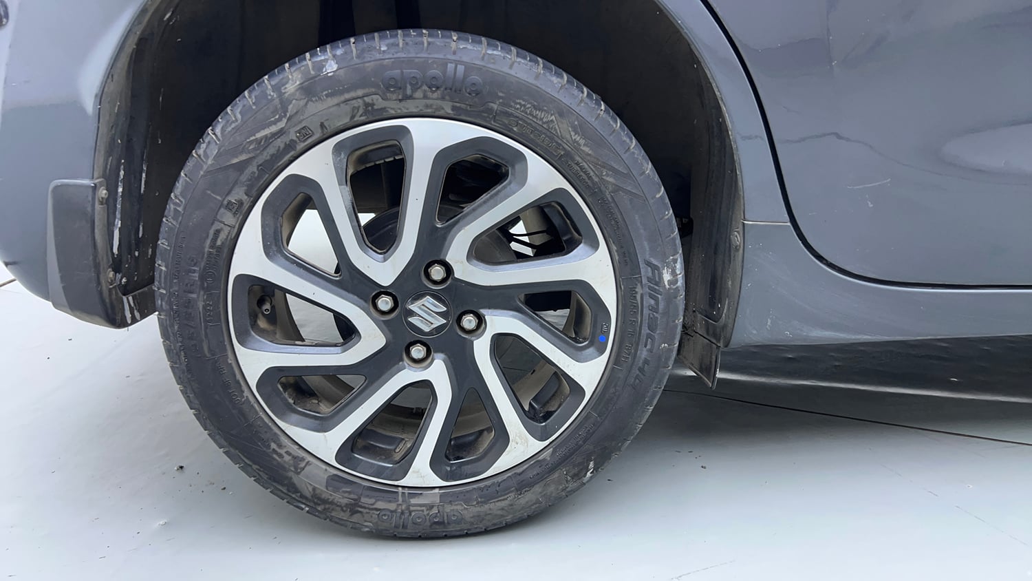 Used 2022 Maruti Suzuki Baleno Alpha AGS Petrol Automatic tyres RIGHT REAR TYRE RIM VIEW