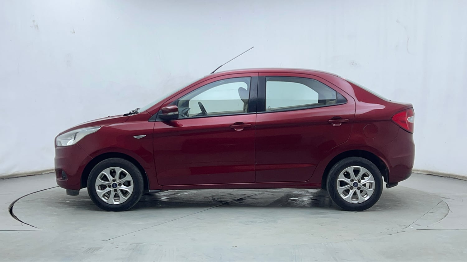 Used 2016 Ford Figo Aspire Titanium1.5 TDCi Diesel Manual exterior LEFT SIDE VIEW