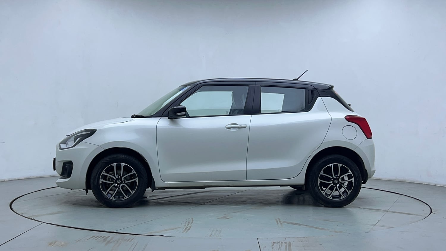 Used 2021 Maruti Suzuki Swift ZXi Plus Dual Tone Petrol Manual exterior LEFT SIDE VIEW