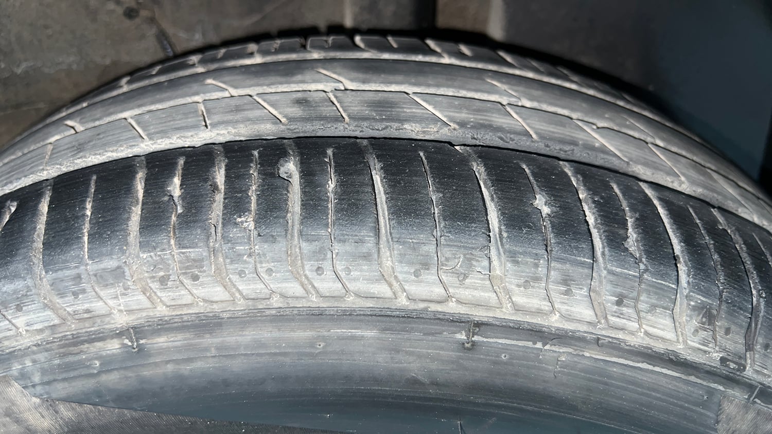 Used 2024 Tata Punch Accomplished MT Petrol Manual tyres LEFT REAR TYRE TREAD VIEW