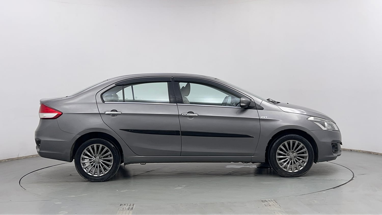 Used 2016 Maruti Suzuki Ciaz ZXi Petrol Manual exterior RIGHT SIDE VIEW