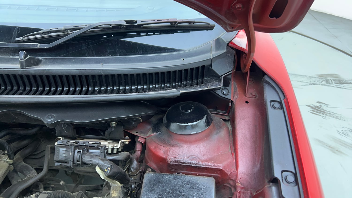 Used 2018 Maruti Suzuki Baleno Delta 1.2 AT Petrol Automatic engine ENGINE LEFT SIDE HINGE & APRON VIEW