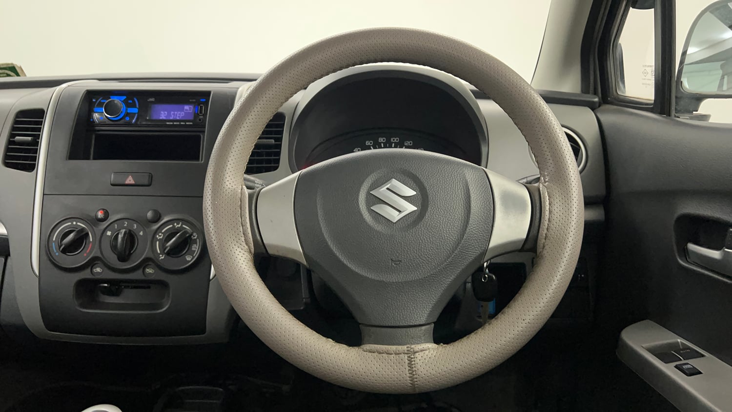 Used 2012 Maruti Suzuki Wagon R LXi Petrol Manual interior STEERING VIEW