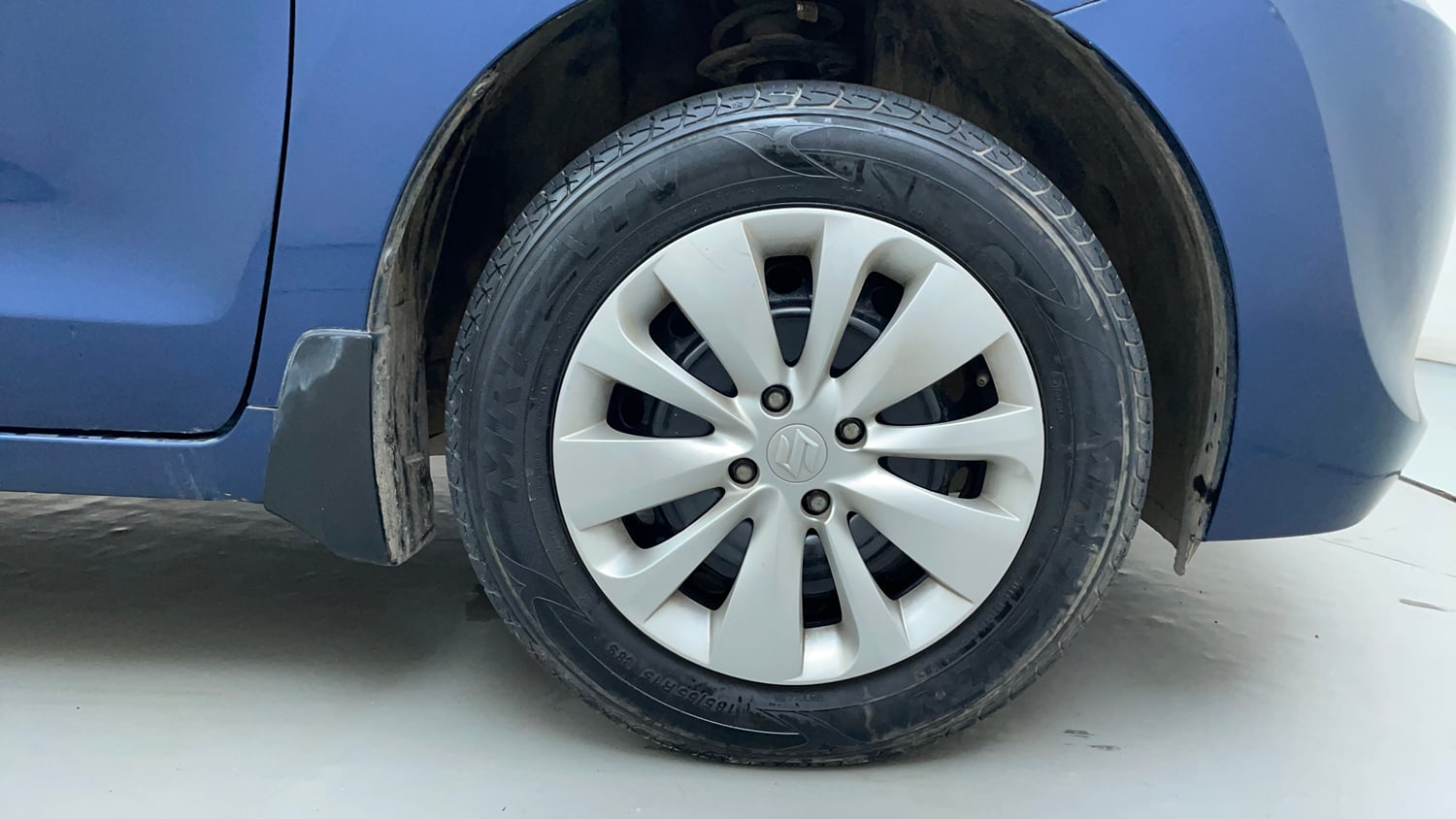 Used 2018 Maruti Suzuki Baleno Delta 1.2 Petrol Manual tyres RIGHT FRONT TYRE RIM VIEW
